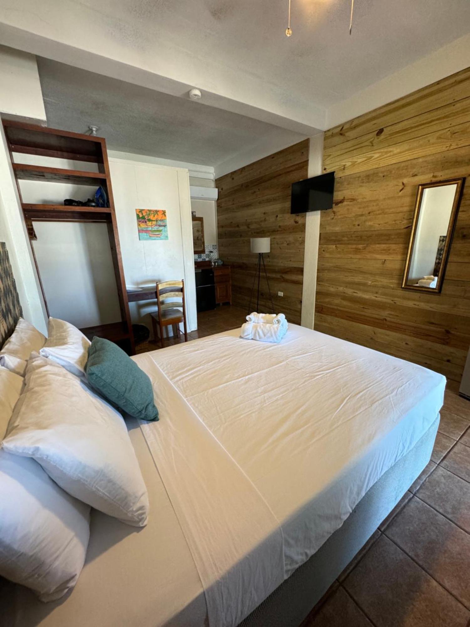 The Bounty Ξενοδοχείο Caye Caulker Εξωτερικό φωτογραφία